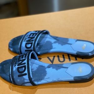 FENDI SLIDES